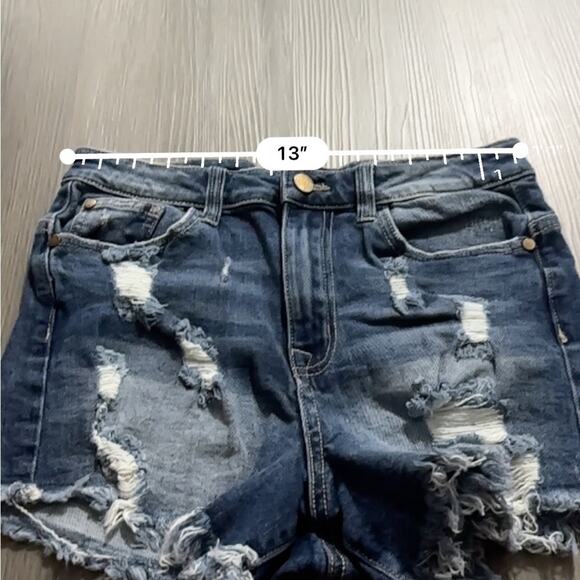 Kendall & Kylie Medium Wash Mid Rise Distressed Shorts Size 28 - Picture 6 of 8